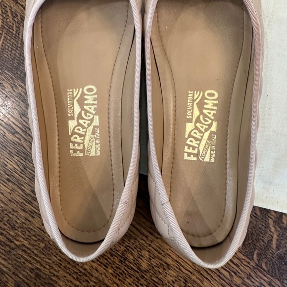 Salvadore Ferragamo Beige Flats ✨ - Picture 2 of 13